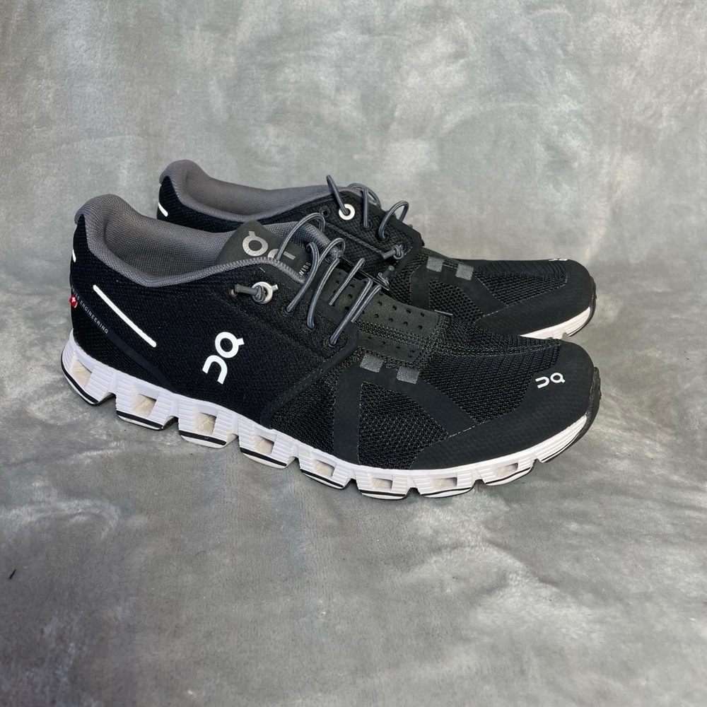 On Cloud Running Shoes Size 8